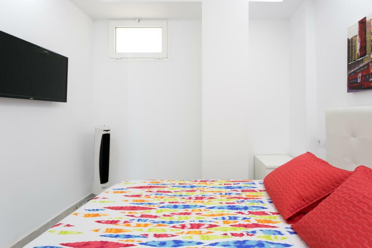 Apartment 408 Enchanting El Dorado Accommodation, Sea View!